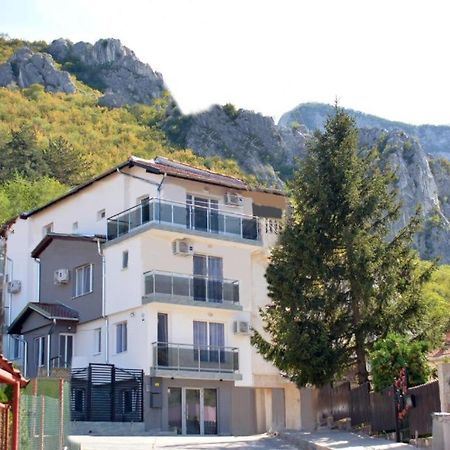Раде 3-Враца Vratsa Екстер'єр фото